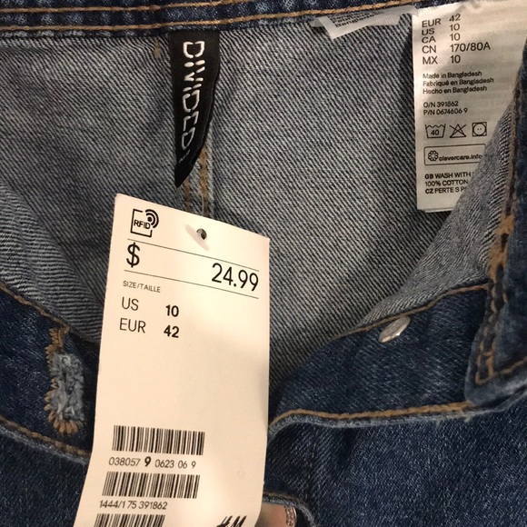 H&M Button Front Denim Mini Skirt - Picture 3 of 4